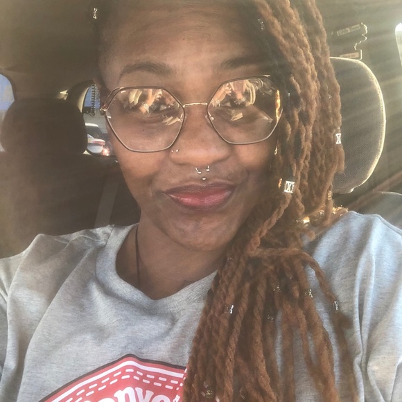 Meet your Posher, Lilo - Picture 3 of 4